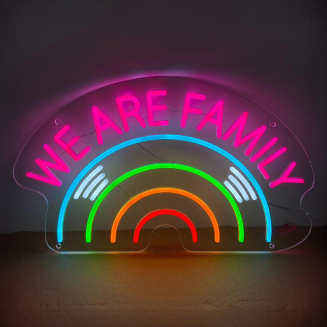 Néon LED 'We are Family' - Message famille unité décoration chaleureuse
