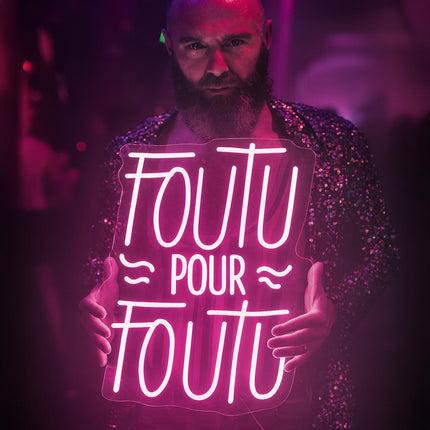 Néon LED 'Foutu pour Foutu' rose - Expression française tendance moderne
