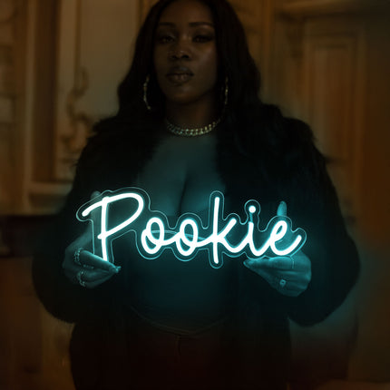Néon LED 'Pookie' bleu ice - moderne chambre
