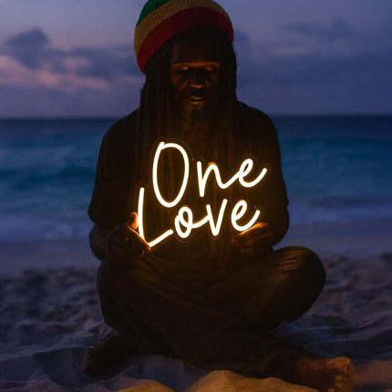 Néon LED 'One Love' blanc chaud - Marley message paix cosy
